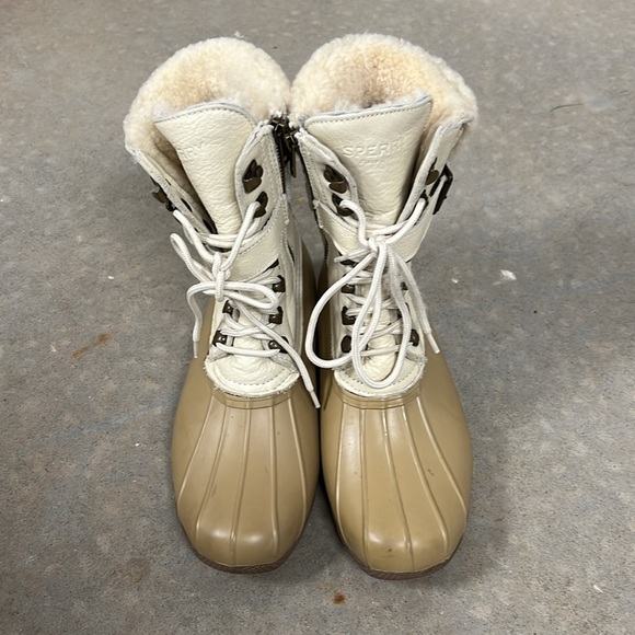 Women’s size 8M Sperry Shearwater Duck Boots - Picture 3 of 8
